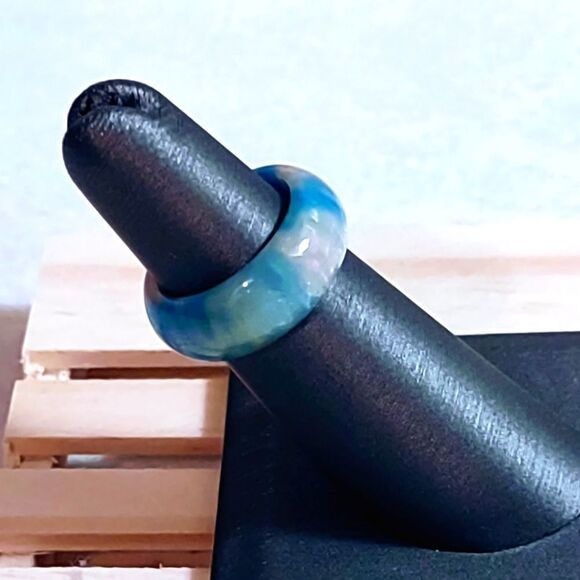 RESIN RAINBOW COLORS PINKY RING SIZE 5 - Picture 2 of 4